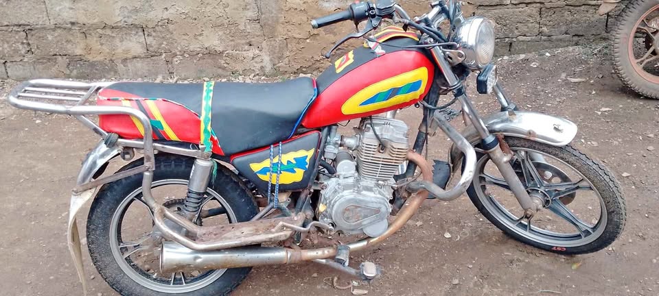 Moto sani li à vendre Cho cho 120 000 tel 656183804