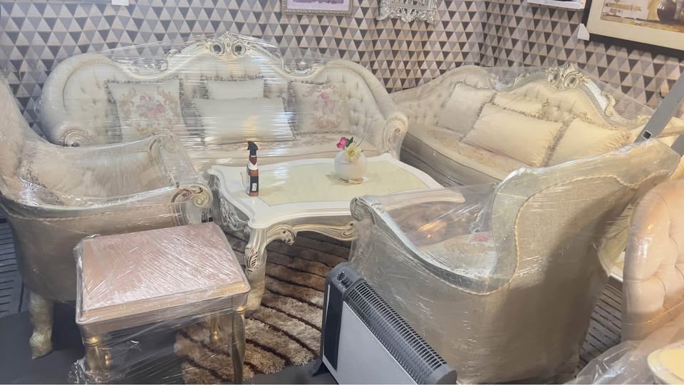  Classic prestigious elegant imported Turkish sofa