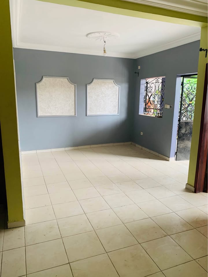 Appart ultra moderne a logbessou 90 mil et 100mil