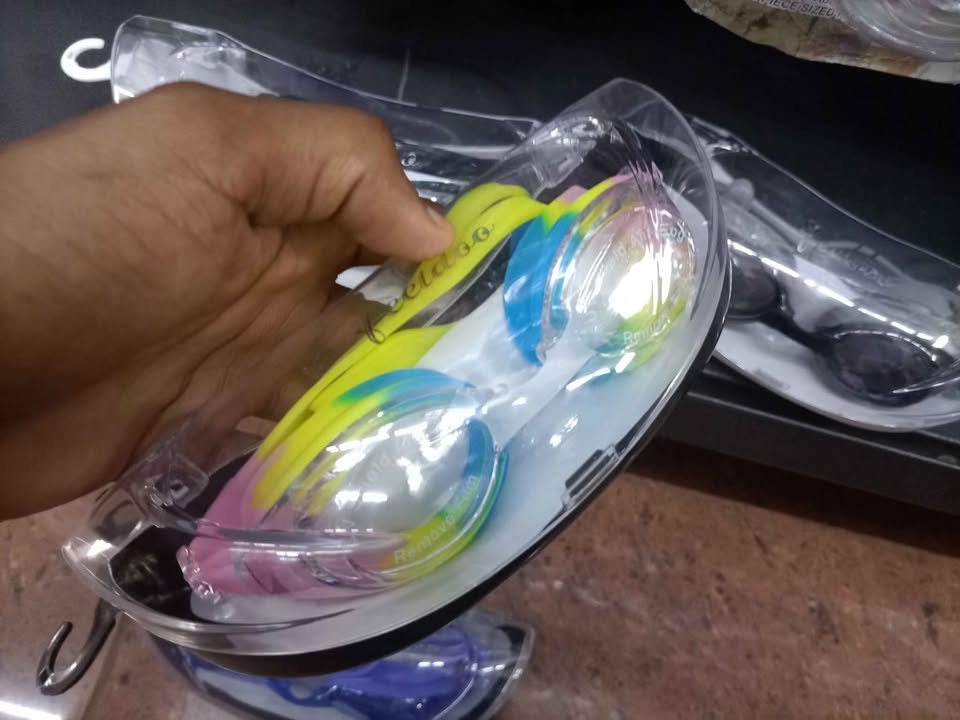 Natation Adulte ...🏖️ lunette 3 250 FCFA (enfants -ADULTES)